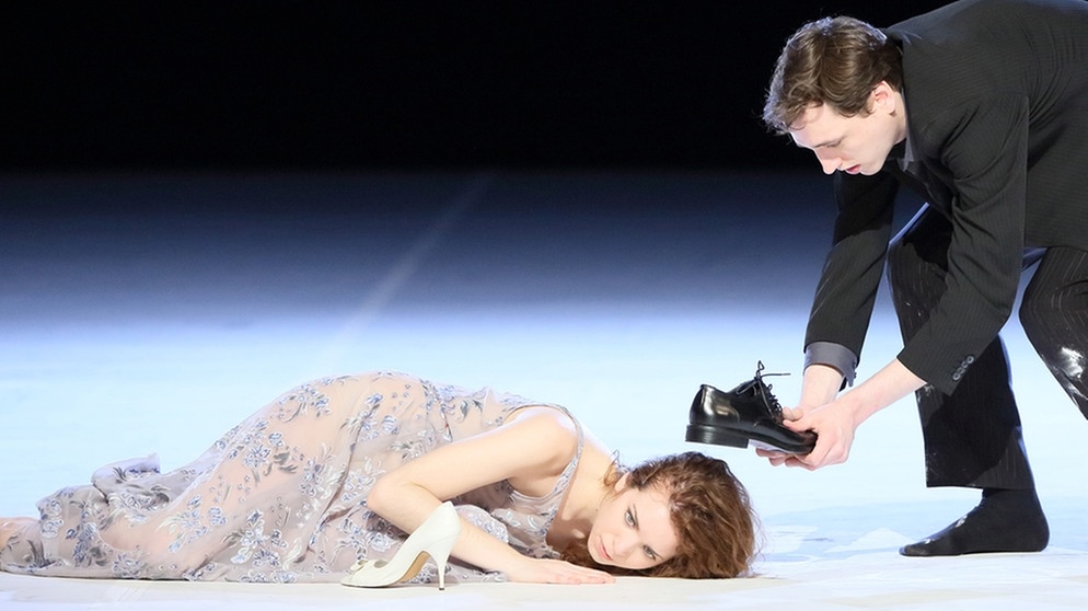 pina-bausch-fuer-die-kinder-von-gestern-heute-und-morgen-bayerische-staatsoper