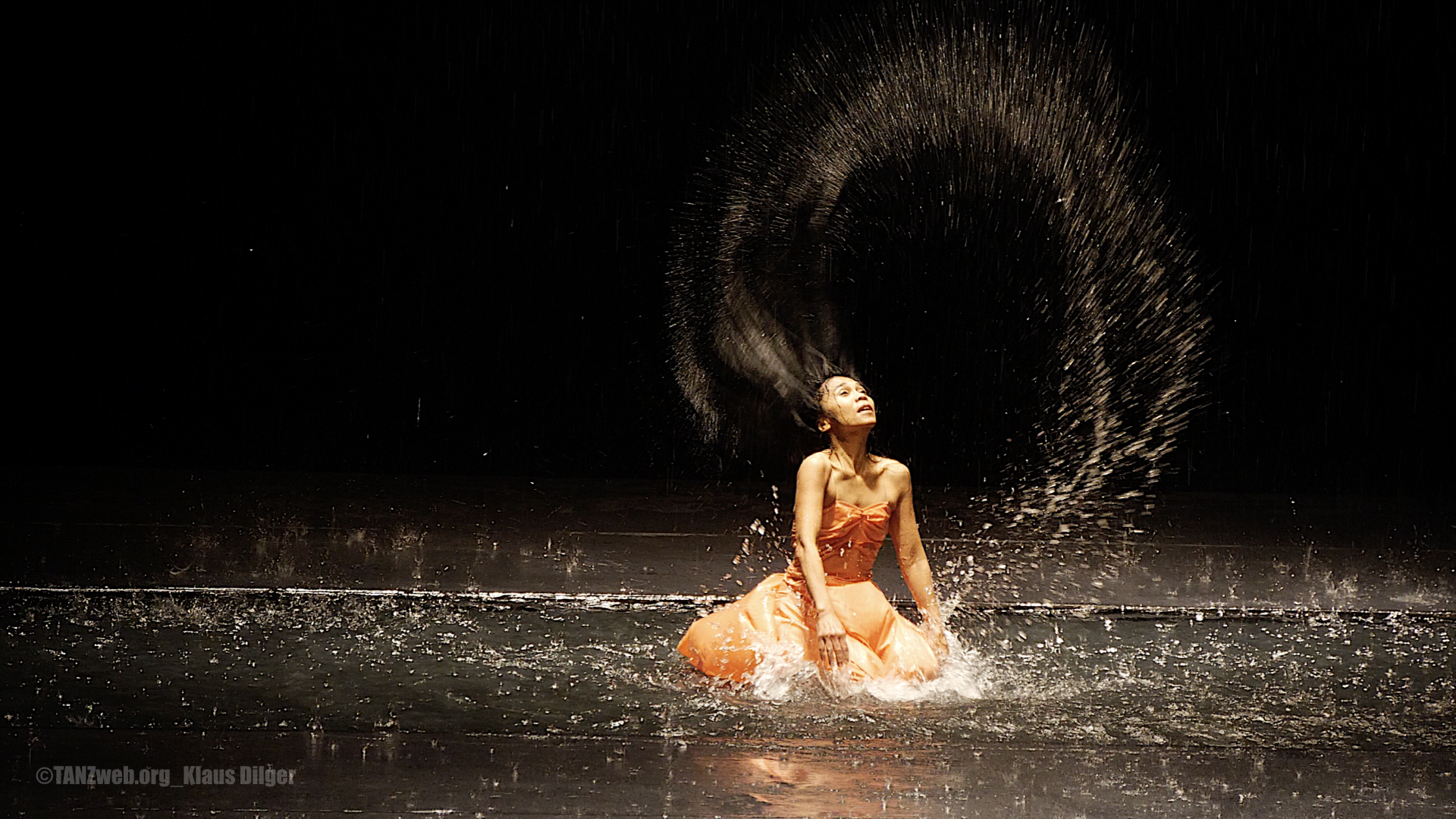 VOLLMOND_Pina-Bausch©TANZweb.org_Klaus-Dilger.