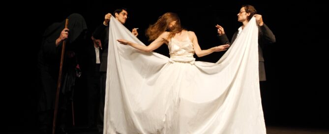 VIKTOR_Pina-Bausch©Klaus-Dilger