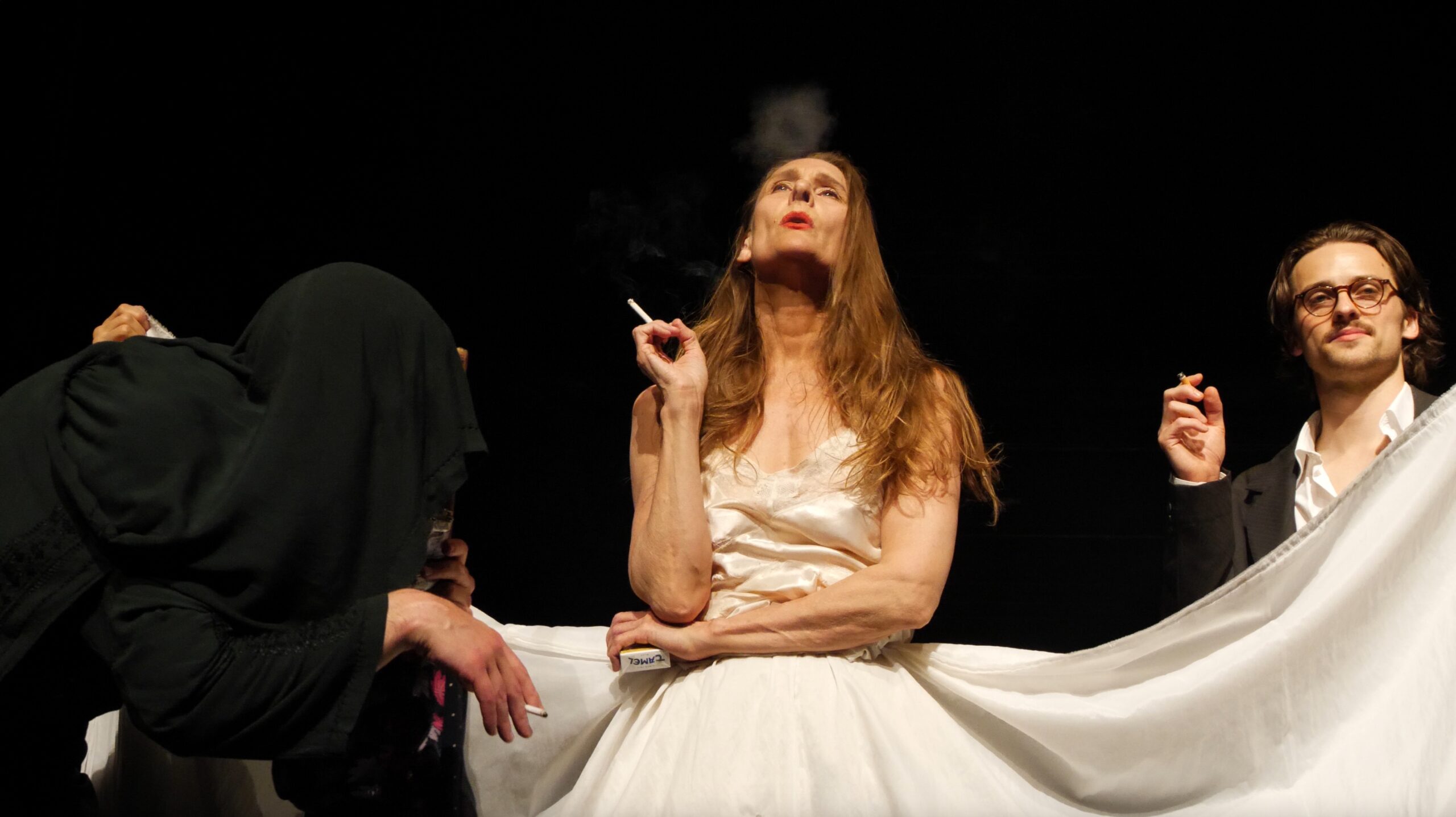 VIKTOR_Pina-Bausch©Klaus-Dilger