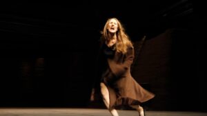 VIKTOR_Pina-Bausch©Klaus-Dilger